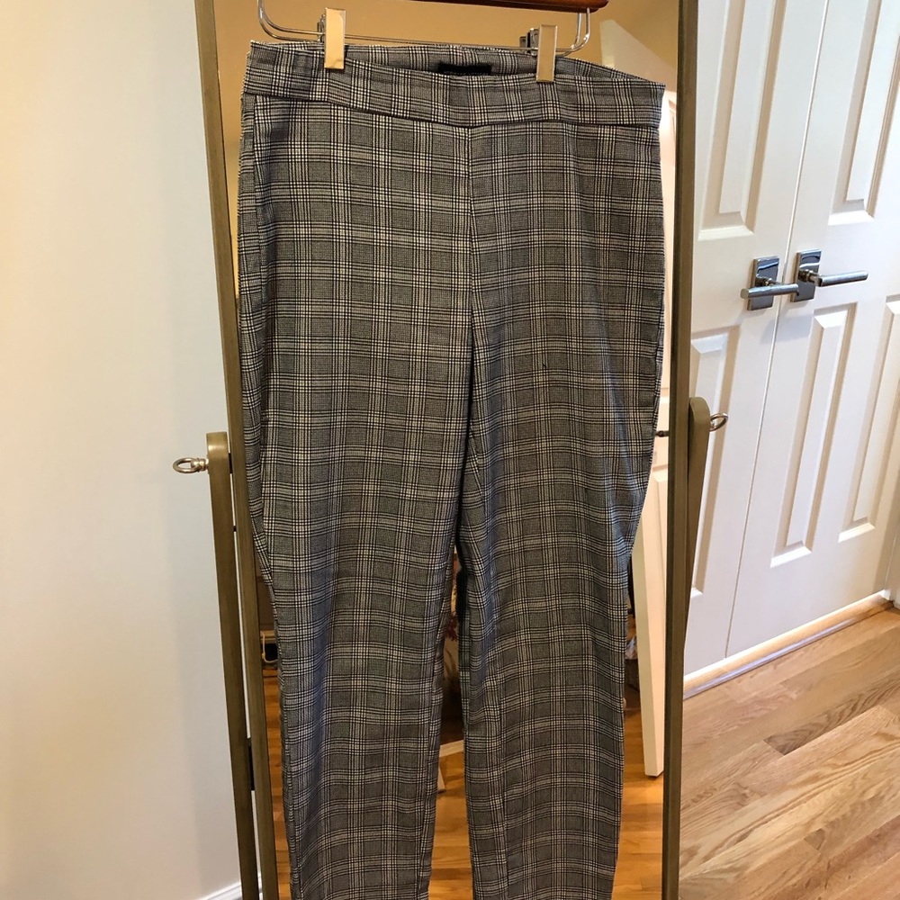 Adrienne Vittadini Pull on glen plaid dress pants